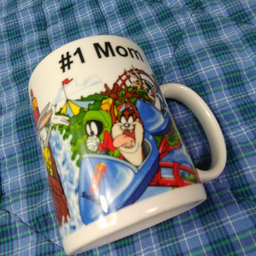 #1 MOM COFFEE CUP LOONEY TUNES VINTAGE